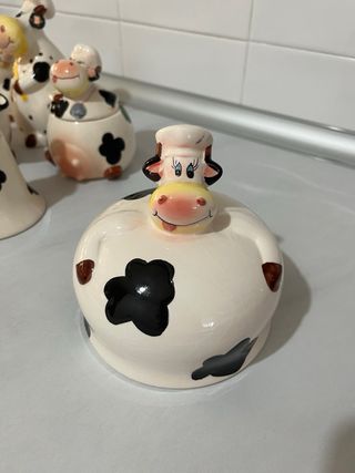 Conjunto de cocina porcelana con diseño de vacas