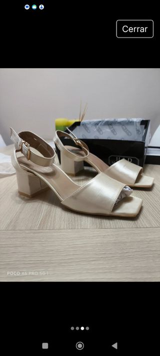 Zapatos de tacón H&D beige/dorado talla 40