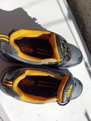 Zapatos Tecon la punta de acero