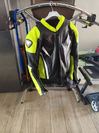 Chaqueta de moto cuero neón 