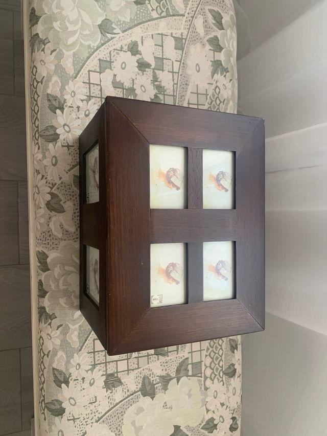 Caja de madera para fotos con 2 marcos