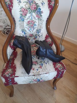 Botines de piel negros