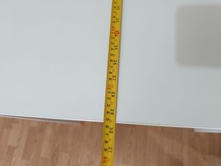 Mesa blanca metálica