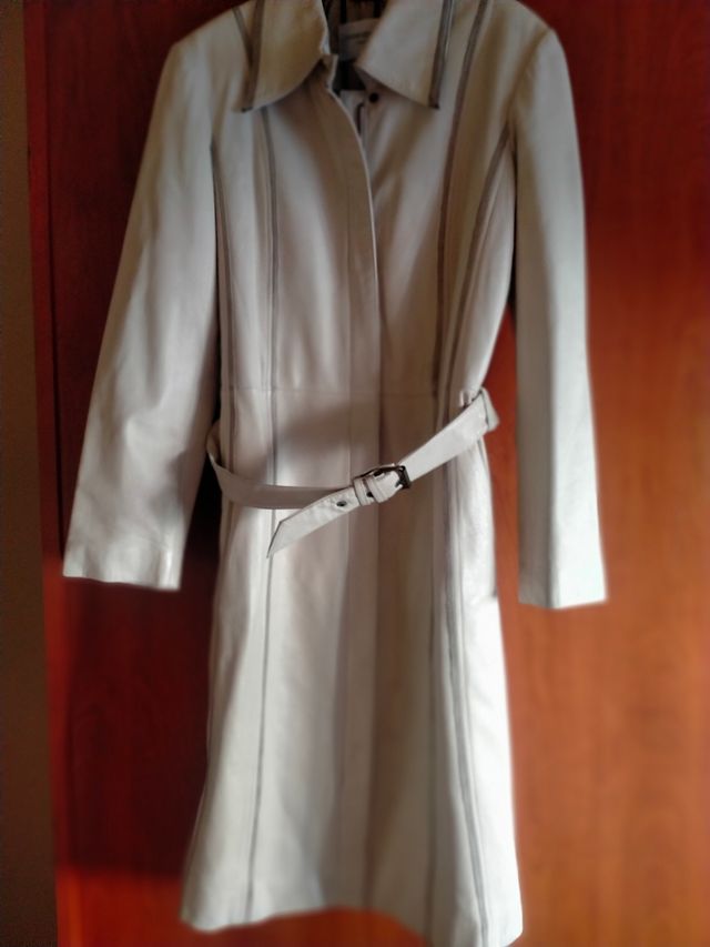 Gabardina vintage polipiel larga beige