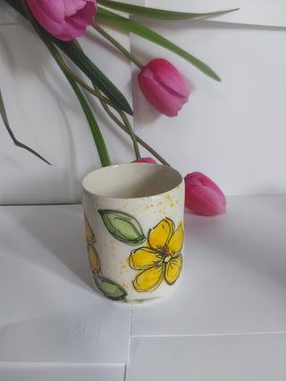 Vasetto in ceramica decorato fiori gialli
