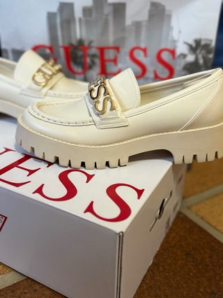 Mocasines Guess plataforma dorados talla 36