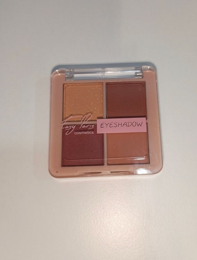 Lote maquillaje: sombras, perfilador y brillo labi