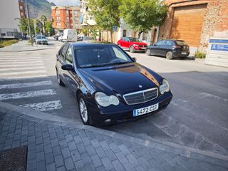 Mercedes-Benz Clase C 2004