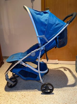 Cochecito de bebé azul