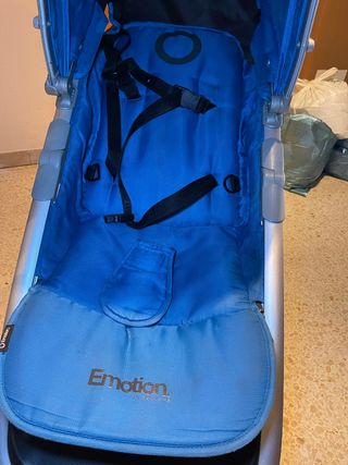 Cochecito de bebé azul