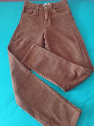 Pantalón pana Pull&Bear marrón