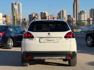 Peugeot 2008 / Automatico / Allure 