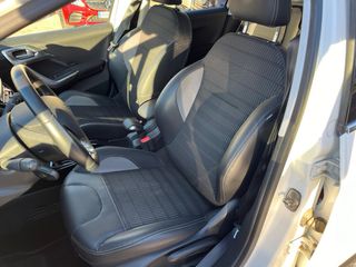 Peugeot 2008 / Automatico / Allure 