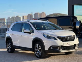 Peugeot 2008 / Automatico / Allure 