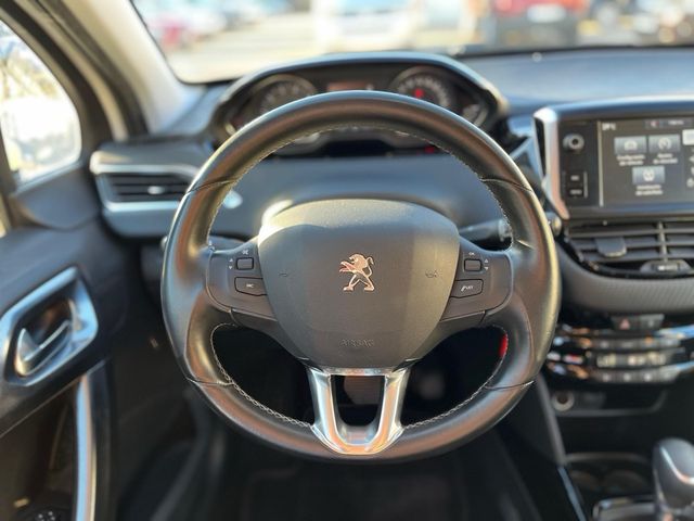 Peugeot 2008 / Automatico / Allure 