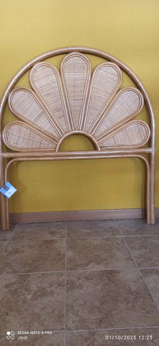 Cabecero de bambú estilo abanico