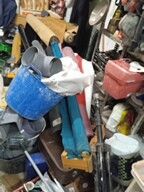 Rollos de tela negra y verde