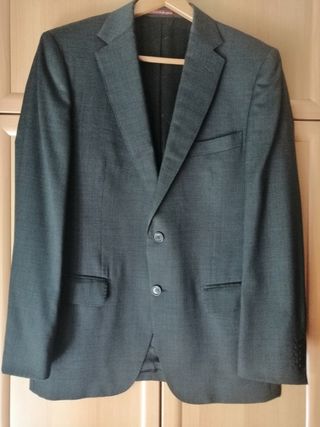 Traje de caballero gris