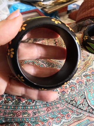 Bracciale rigido in legno dipinto a mano