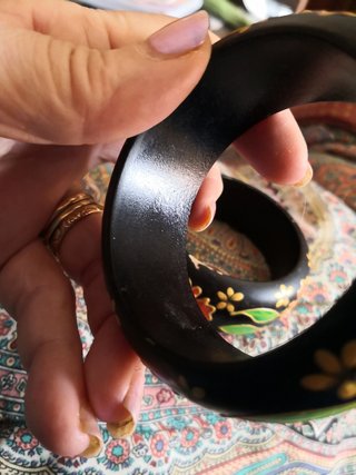 Bracciale rigido in legno dipinto a mano