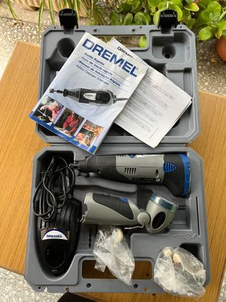 Multiherramienta Dremel con accesorios