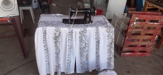 Máquina de coser Alfa madera y metal