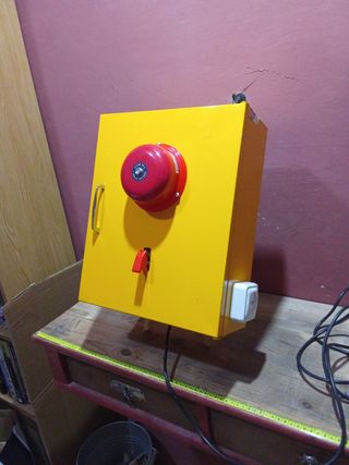 Armario con alarma metálico