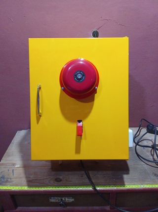 Armario con alarma metálico