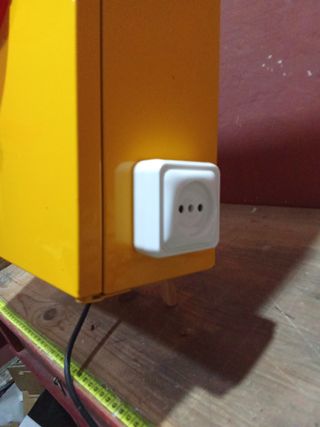 Armario con alarma metálico