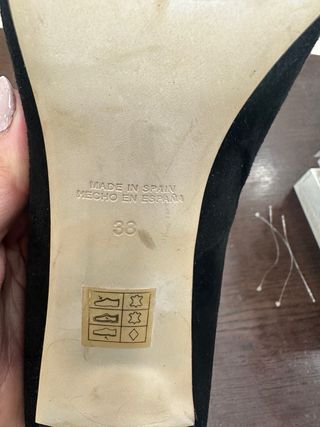 Zapatos de tacón negros de ante