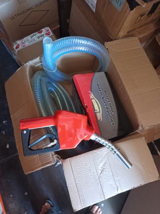 Bomba de combustible con manguera