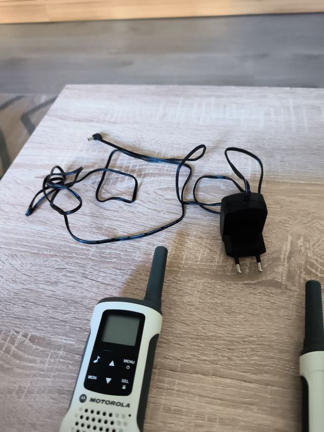 Pareja Walkie Talkie Motorola Recargable