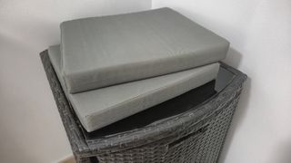 Conjunto Mesa y 2 sillas de Ratán