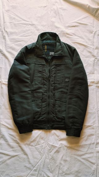 Chaqueta Jack & Jones Talla M  negra. 