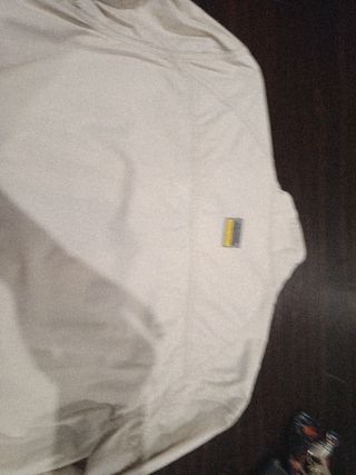 Chaqueta beige hombre primaveral