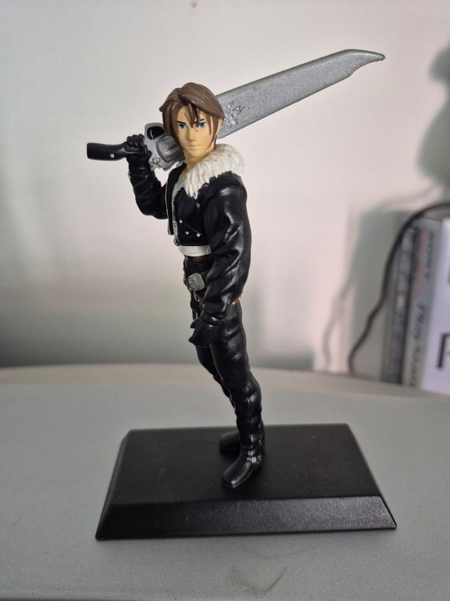 Figura Squall Leonhart Final Fantasy VIII
