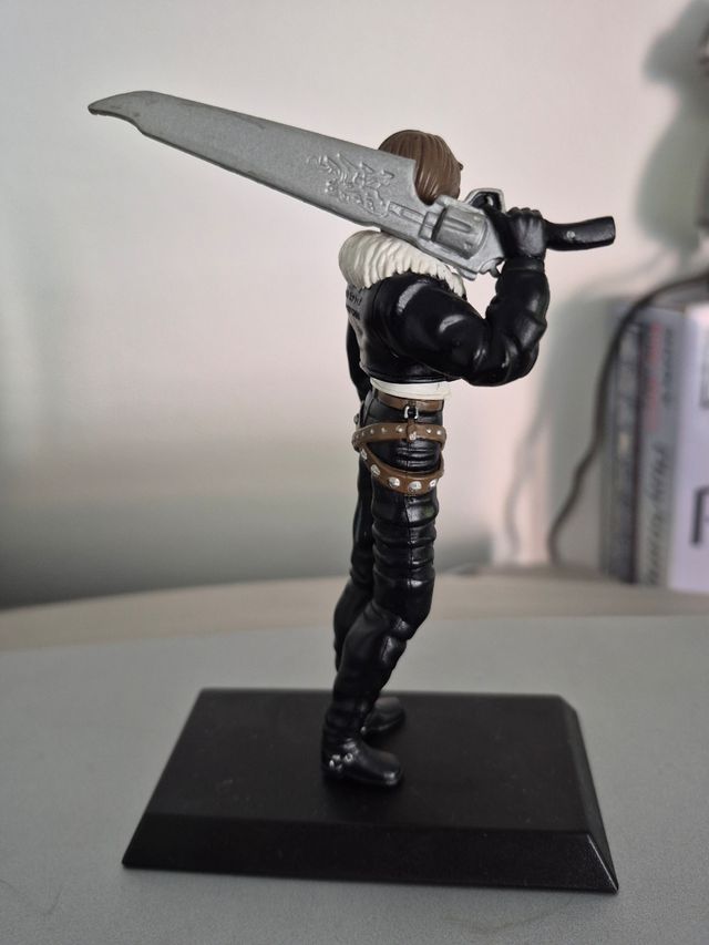 Figura Squall Leonhart Final Fantasy VIII