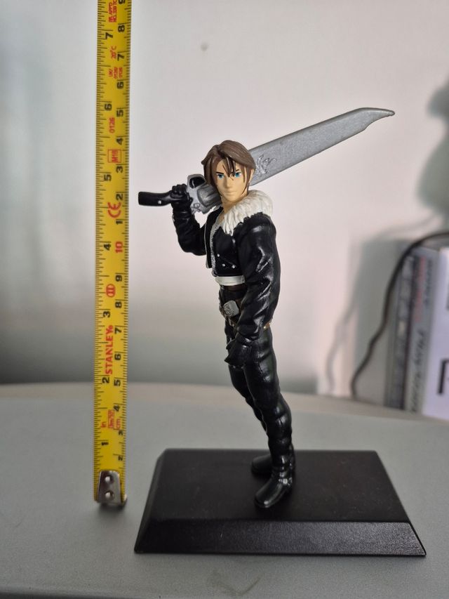 Figura Squall Leonhart Final Fantasy VIII
