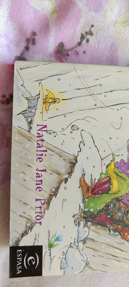 Estuche Barbie, Neceser Divinas y Libro Lily Quenc