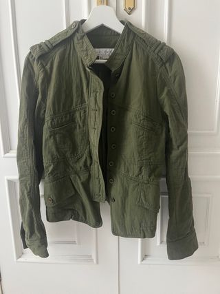 Cazadora Zara verde militar