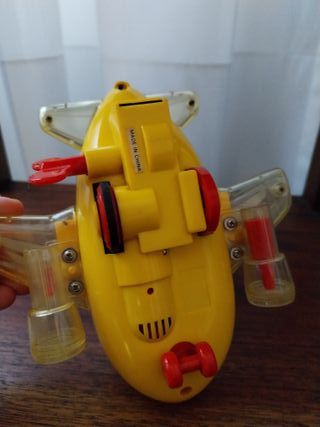Avião de brincar e decorativo, com figuras
