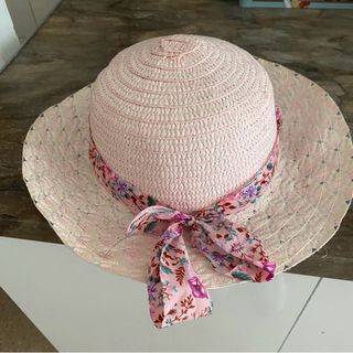 Sombrero de niña con lazo floral