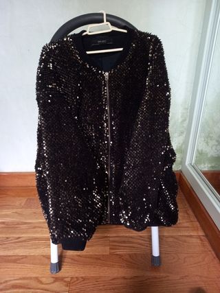 Bomber Zara lentejuelas negro y dorado