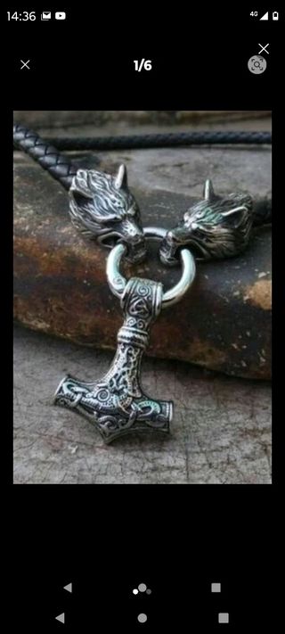 Collar Martillo de Thor con cabezas de lobo