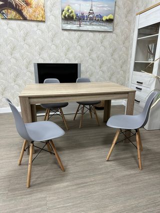 Mesa y 4 Sillas Comedor