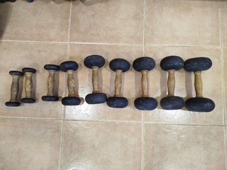 Set di 9 manubri antichi