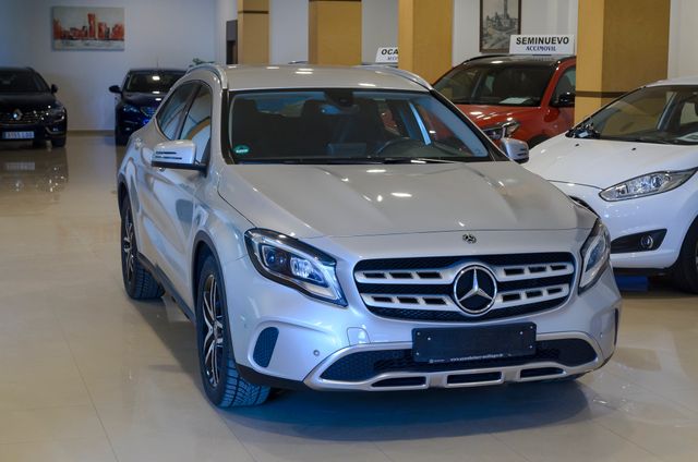 Mercedes-Benz GLA 200d URBAN 7G -DCT