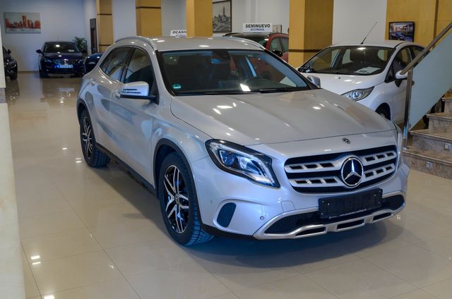 Mercedes-Benz GLA 200d URBAN 7G -DCT