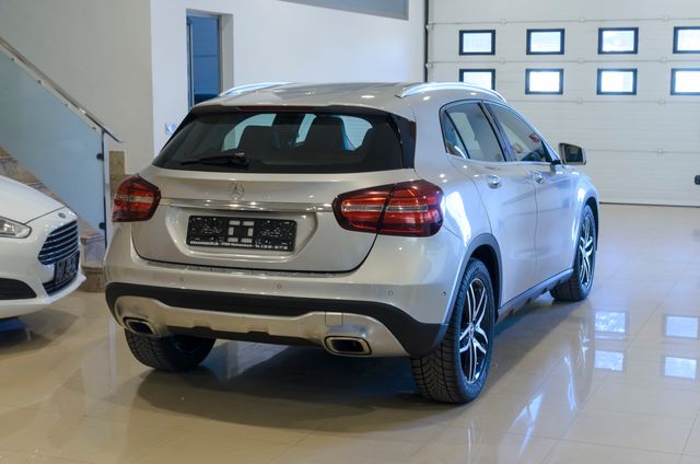 Mercedes-Benz GLA 200d URBAN 7G -DCT