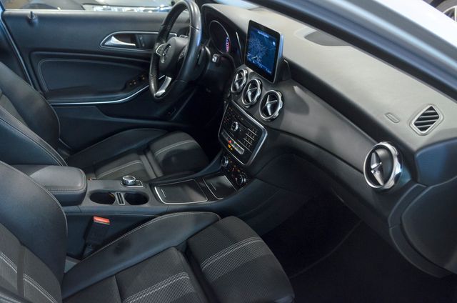 Mercedes-Benz GLA 200d URBAN 7G -DCT